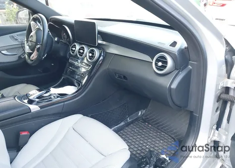 2015 Mercedes-Benz C 300 4Matic/Luxury 4Matic/Sport 4Matic z USA, uszkodzony, nr VIN 55SWF4KB8FU089243